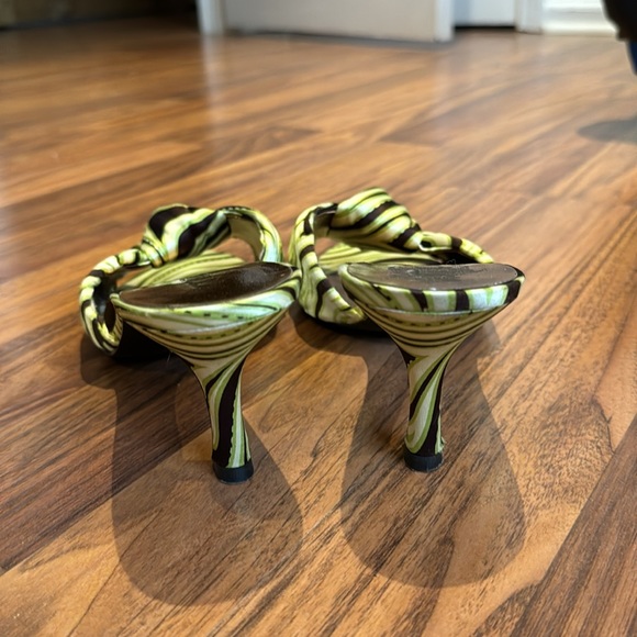 Y2K mule kitten heels! - Picture 5 of 6